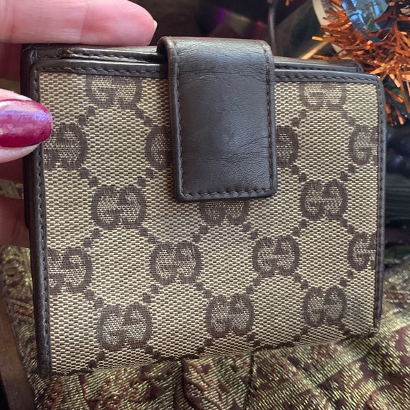 1DAY SALE🔥Authentic GUCCI Monogrammed interlocking GG canv /leather snap wallet - Picture 15 of 16